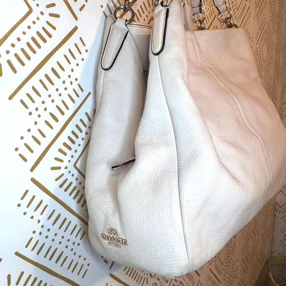 Coach Shoulder Bag Cream Pebble Leather Hobo Silver Hardware Everyday Neutral - Picture 3 of 14